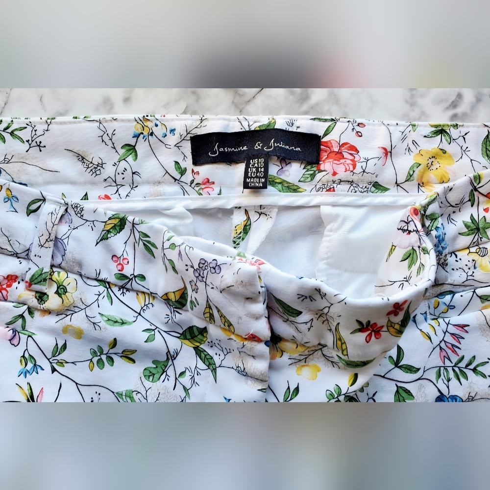 Jasmine & Juliana Cropped Pants - Size 10